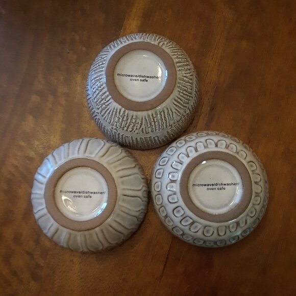 Set of 3 Hand-made Ceramic Bowls (NWOT) - Picture 8 of 9